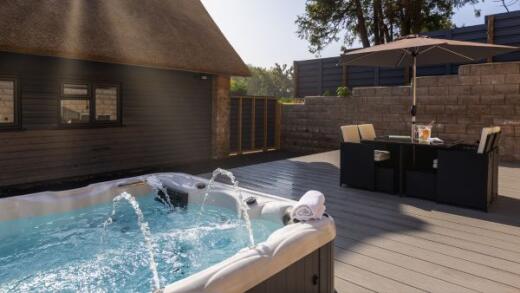 Thatched Cottage, Devon Bay