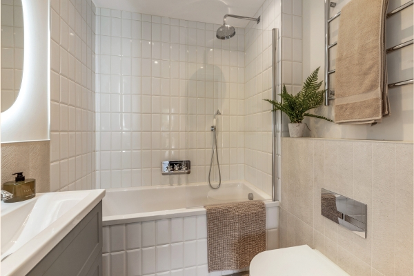 Main bathroom