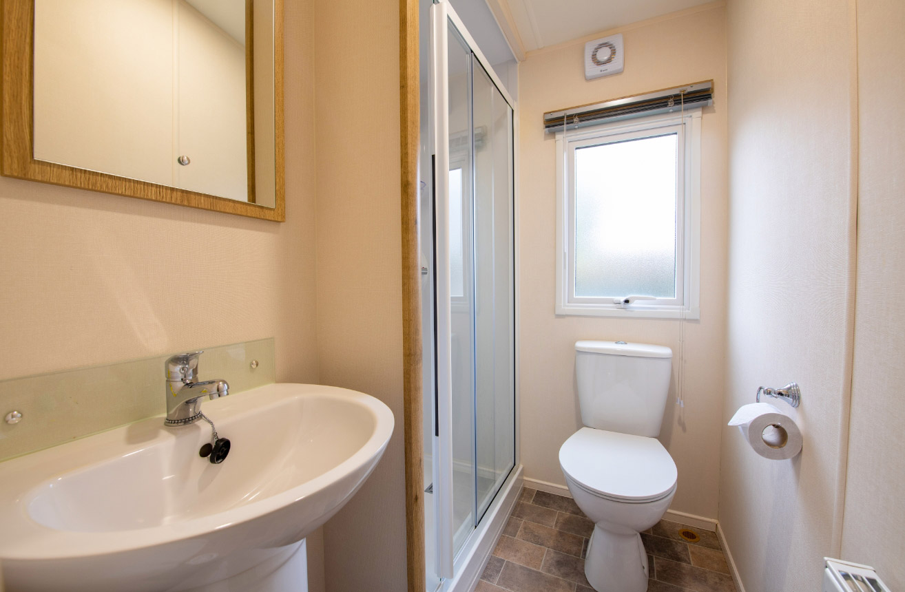 1314 x 860 DV M54 Classic 3 Bed Bathroom 1