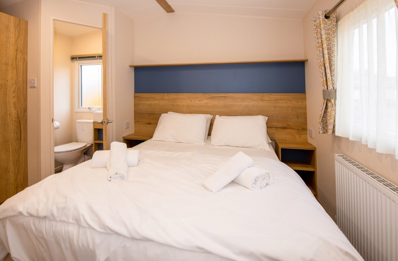 1314 x 860 DV M54 Classic 3 Bed Master 1