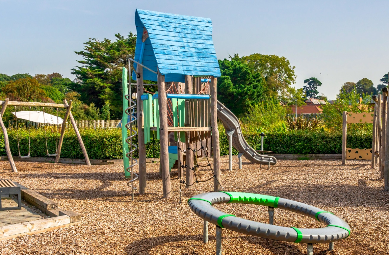 2024 HP 1360x870 Playground