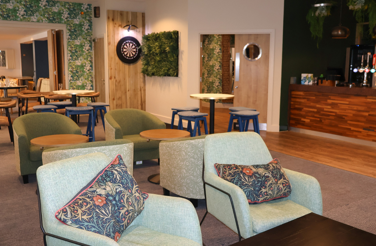 Bashley lounge 1314x860