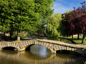 Bourton 300x225