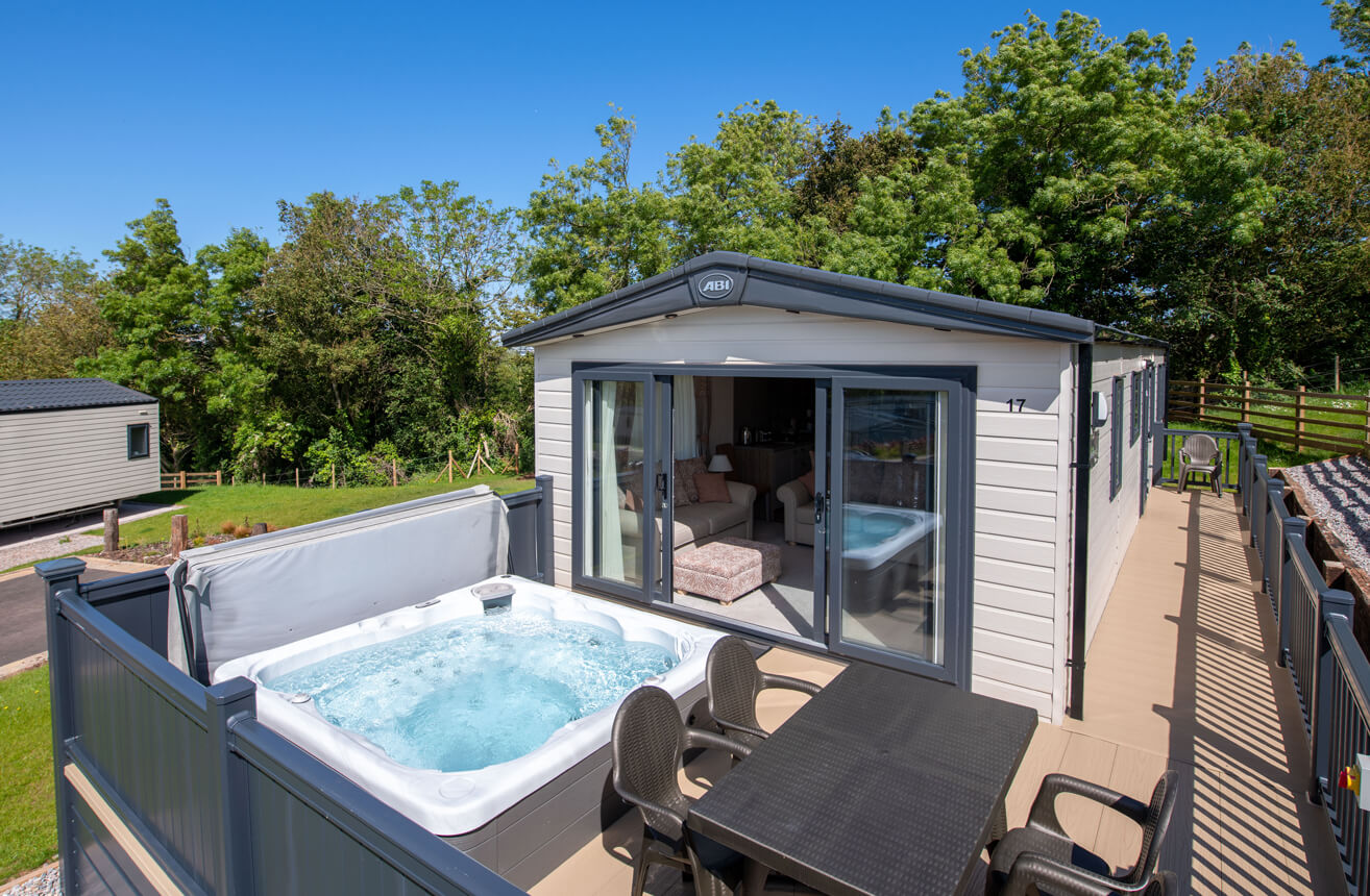 Hot Tub Holidays Lodges & Caravans With Hot Tubs