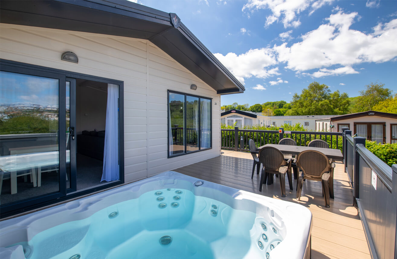 Hot Tub Holidays Lodges & Caravans With Hot Tubs