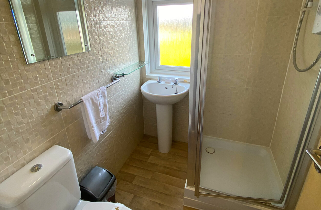 Palma Apartments Bathroom 1314x860