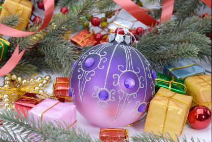 bauble decorating 418x280