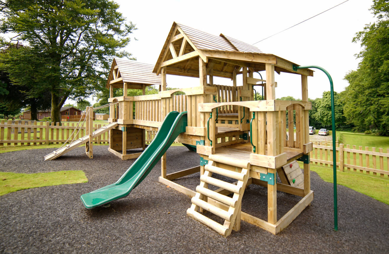 Outdoor play area at Hoburne Doublebois