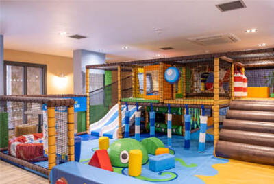 Naish Soft Play 418x280  FillMaxWzQxOCwyODBd