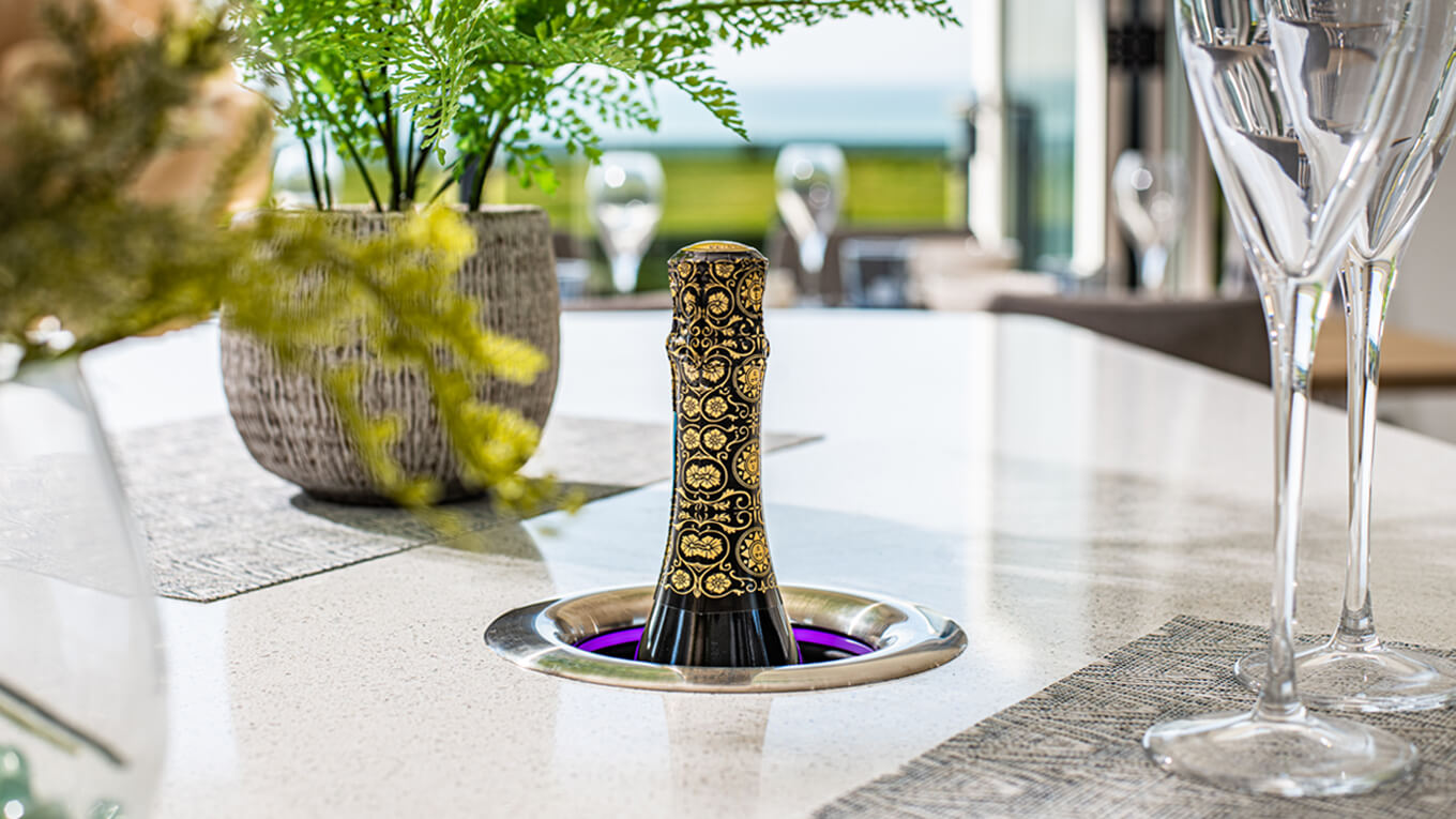 Seafronter Wine 1360x765