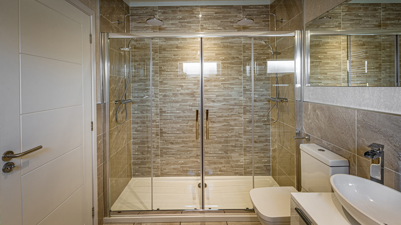 Seafronter Shower 1360x765