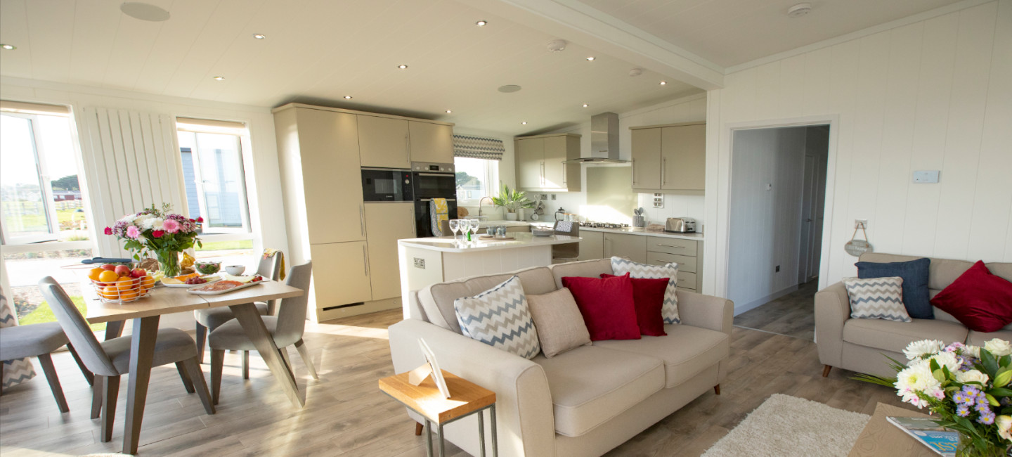 naish seafronter interior lounge 1440x650
