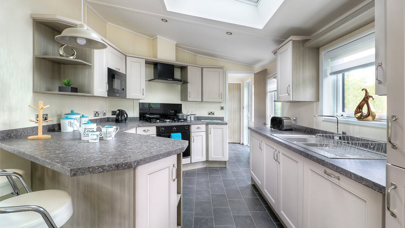 Dorset Lodge Kitchen 1360x765