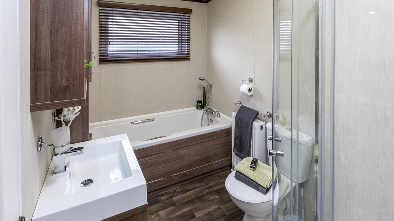 Hampshire Pre Owned Bathroom 1360x765