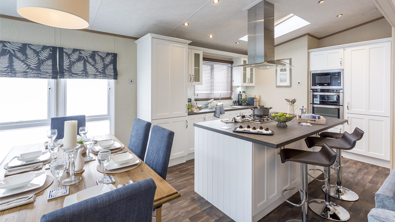 Hampshire Pre Owned Kitchen 1360x765