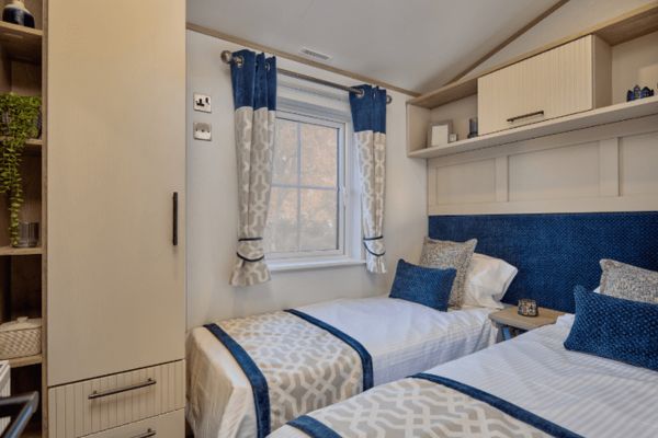 The Hubborn Twin 600x400