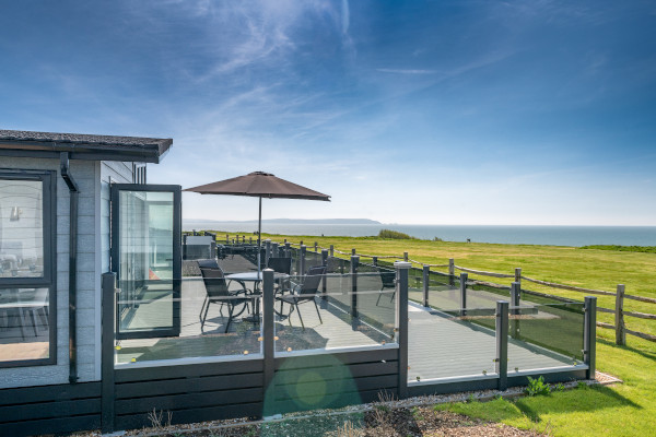 hoburne naish clifftop view 600x400