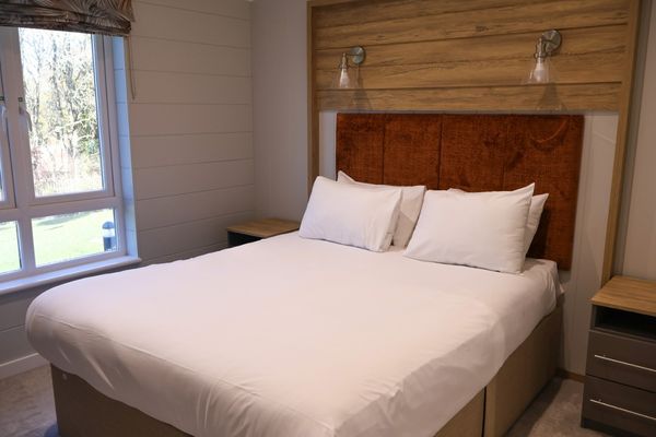 Becton Lodge   master bedroom