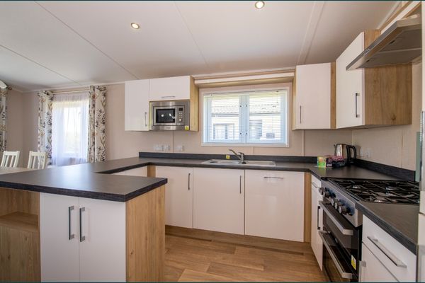Deluxe Lodge open plan kitchen