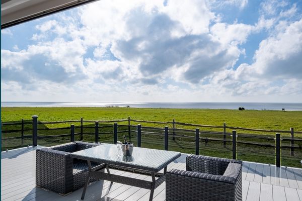 Seafronter exterior view of solent