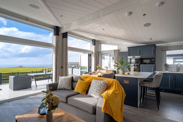 Seafronter open plan lounge and kitchen