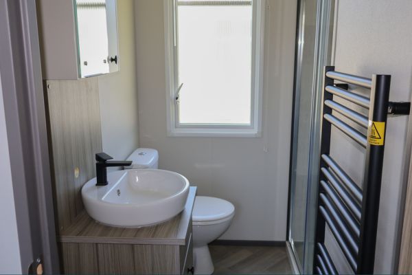 Select caravan - bathroom