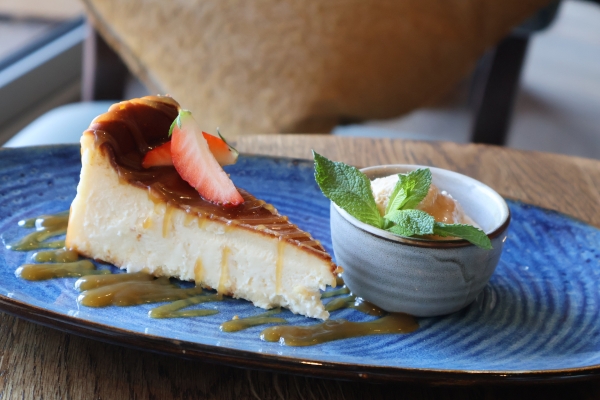 Burnt cheesecake food shot