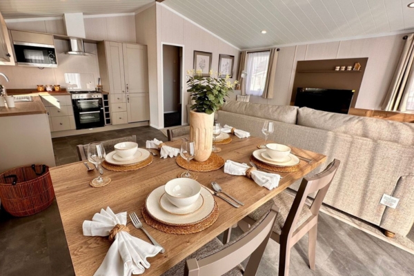 BA Swift Montreal Dining 600x400