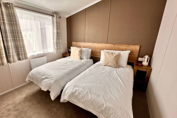 BA Swift Montreal Twin Bedroom 600x400