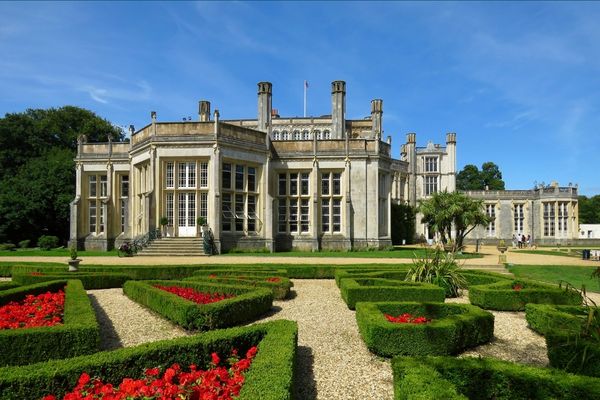 Highcliffe castle