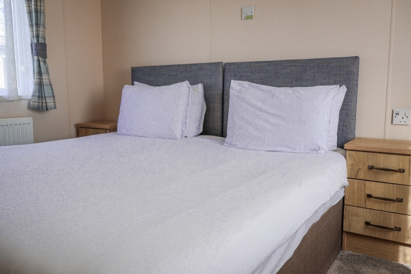 Accessible main bedroom