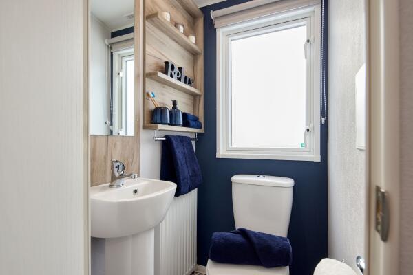 Ashford bathroom~ 600x400