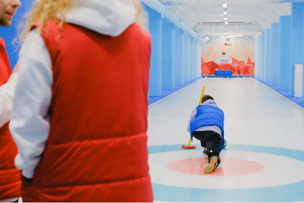 Curling lanes