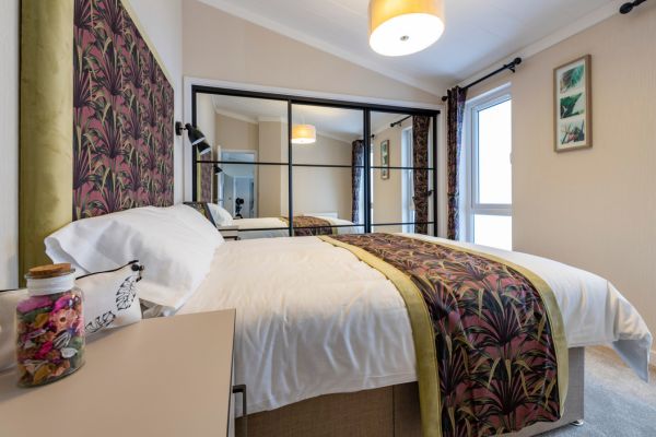 Ikon   second bedroom