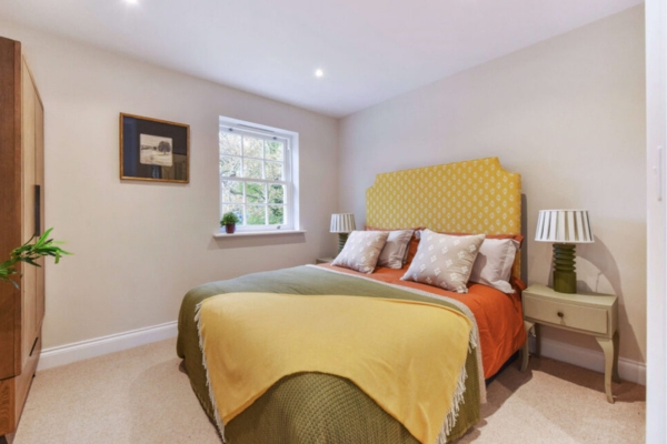 Lyndhurst Park show home master bedroom with en suite