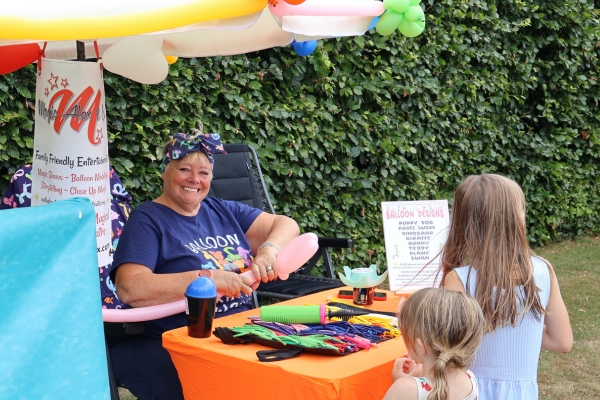 Party in the park   balloon making