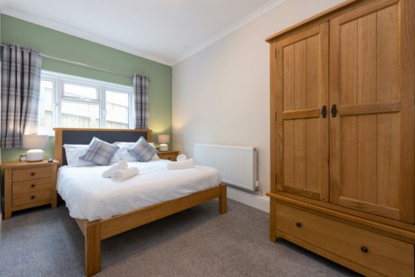 The thatched cottage main bedroom
